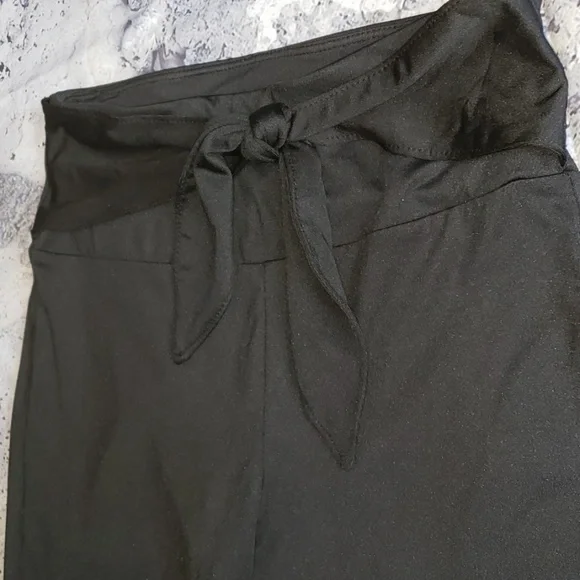 Material Girl. Juniors Active Hi-Waist Tie Front Leggings - Picture 5 of 8